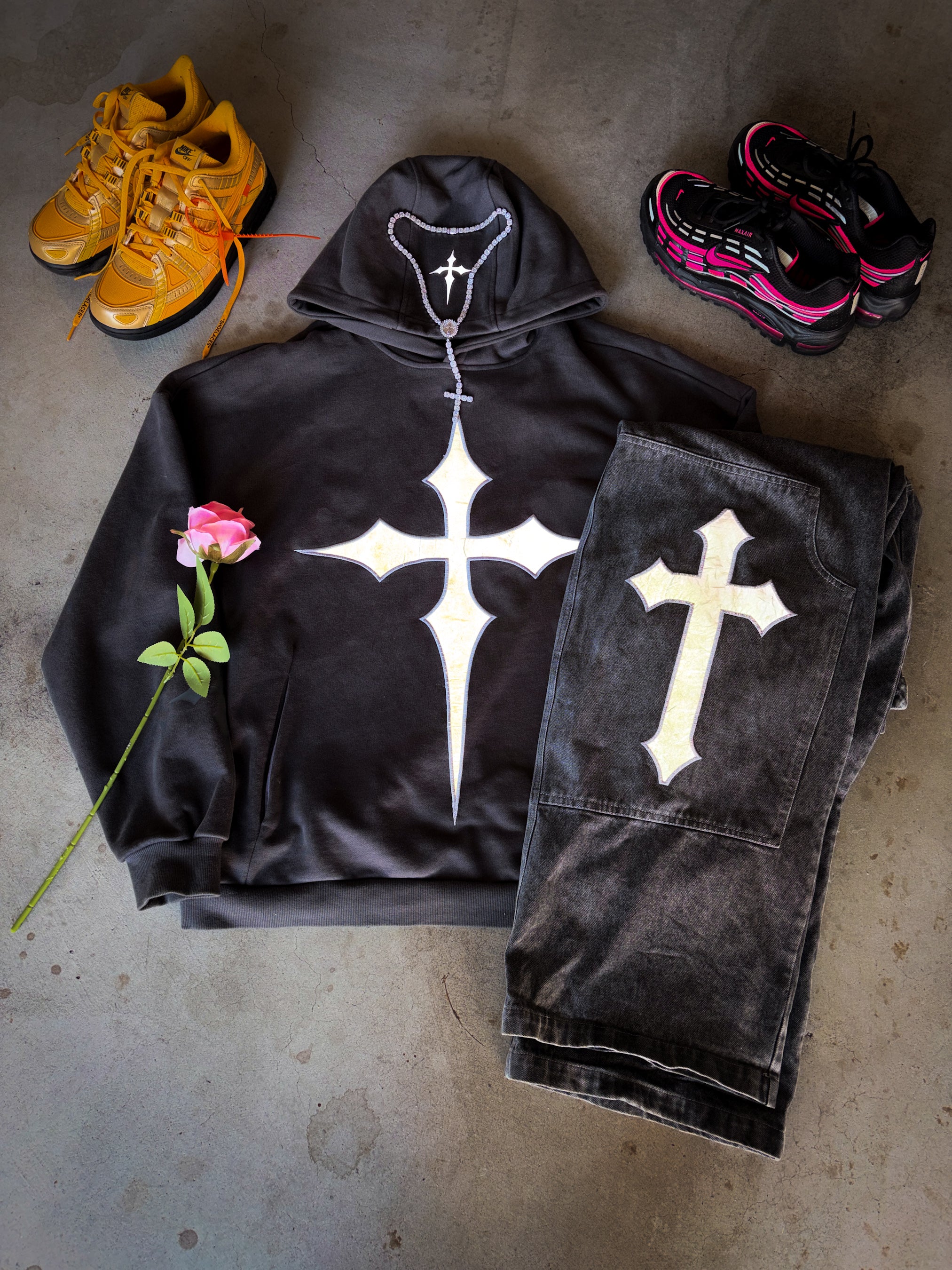 GLORIA VESTIS + ECLIPSE CLOAK SET: ST_01